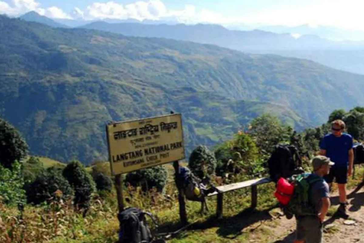 पर्यटक आगमन दर दैनिक १०० नाघ्यो